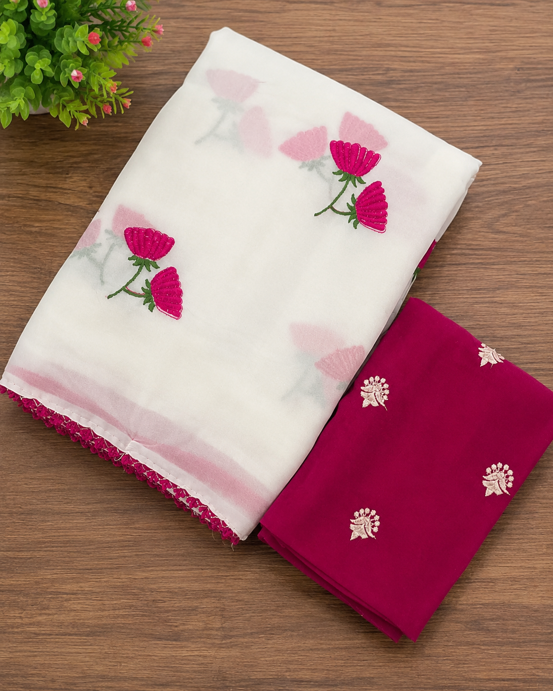 Trending Star Georgette Floral Saree Only Rs. 699/- - Image 4