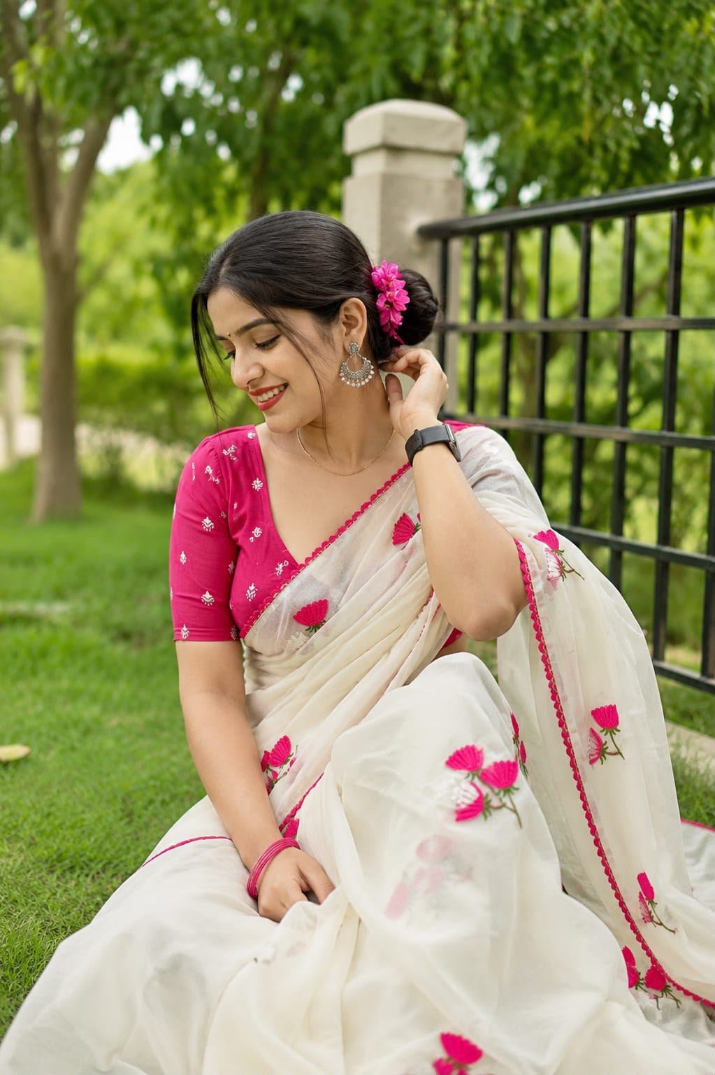 Trending Star Georgette Floral Saree Only Rs. 699/- - Image 8